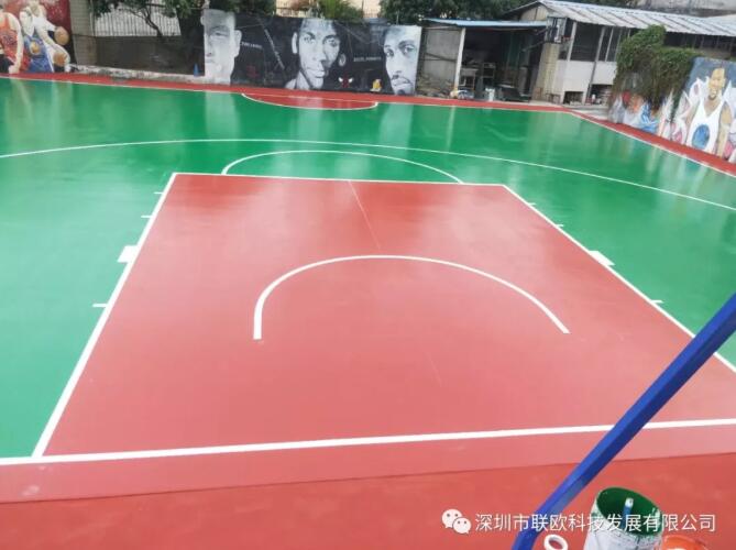 再擠也要建籃球場(chǎng)，哪怕半個(gè)也好